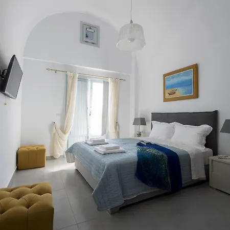 Santorinian Hotel 4*