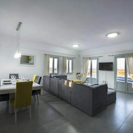 Santorinian Hotel 4*
