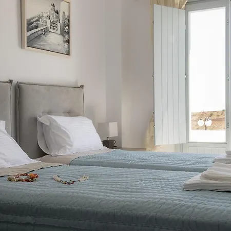 Santorinian Hotel