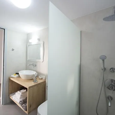 Santorinian Hotel 4*